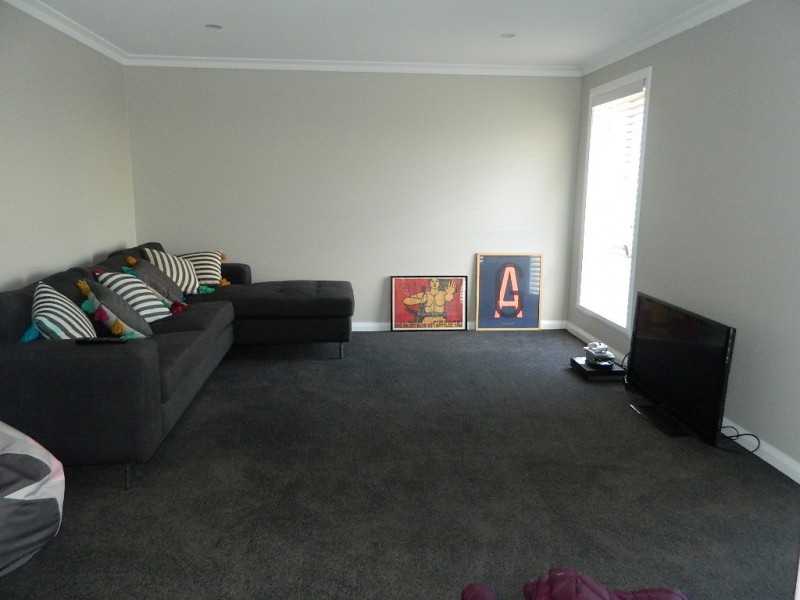 4 Coates Drive, Bathurst NSW 2795