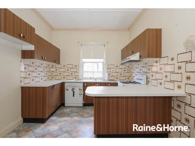 299 Stewart Street, Bathurst NSW 2795
