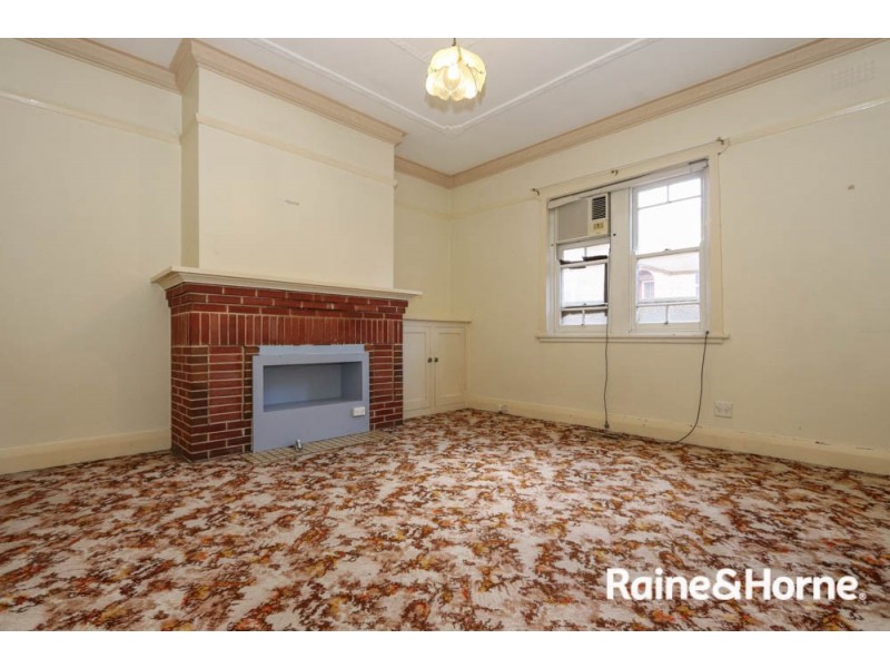 299 Stewart Street, Bathurst NSW 2795