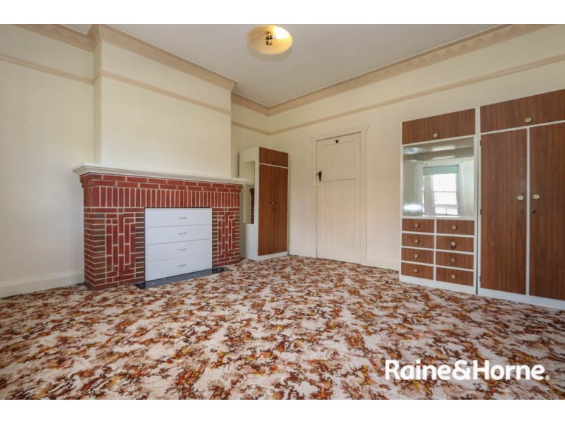 299 Stewart Street, Bathurst NSW 2795