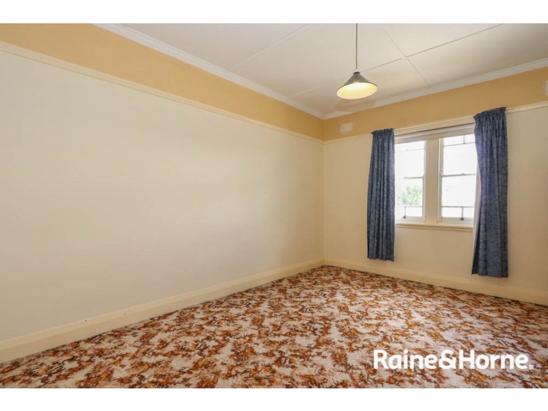 299 Stewart Street, Bathurst NSW 2795