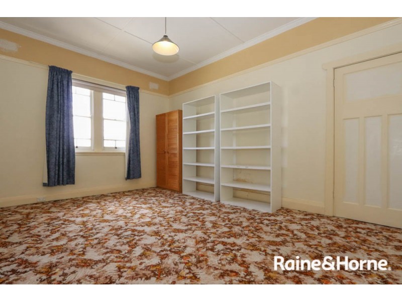 299 Stewart Street, Bathurst NSW 2795