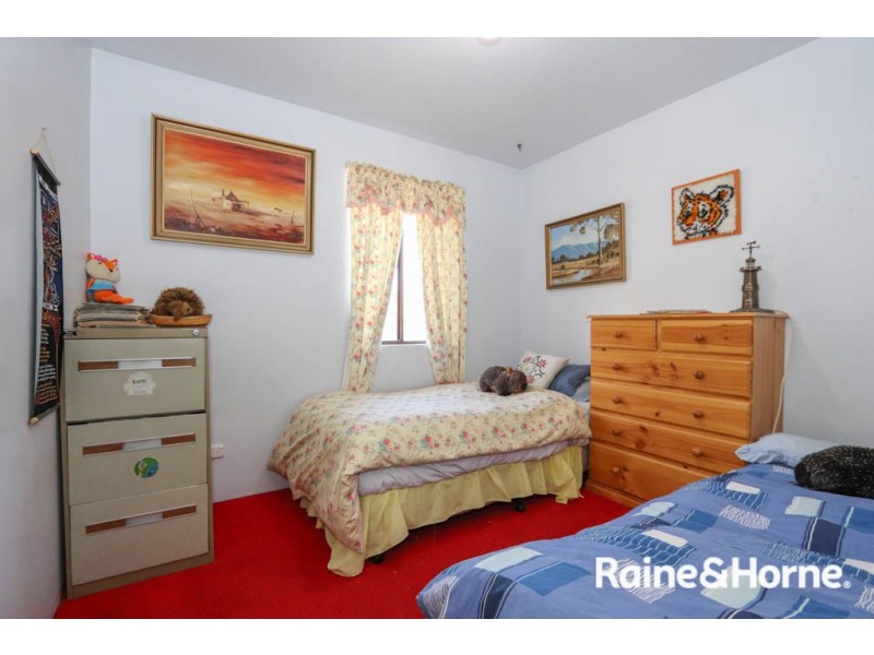 19 Weeks Place, West Bathurst NSW 2795