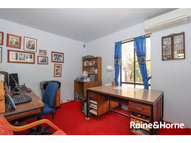 19 Weeks Place, West Bathurst NSW 2795