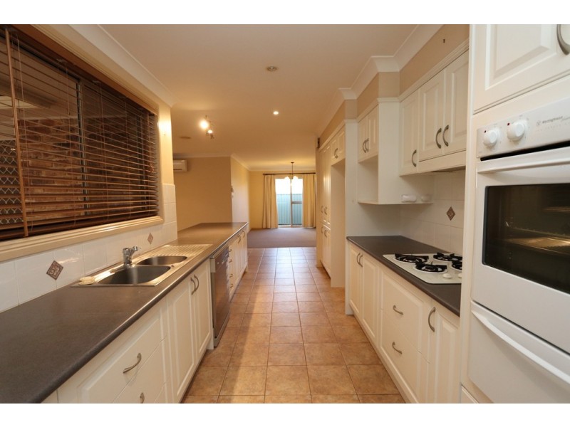 9 Fuller Retreat, Bathurst NSW 2795
