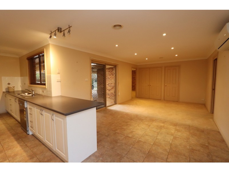 9 Fuller Retreat, Bathurst NSW 2795