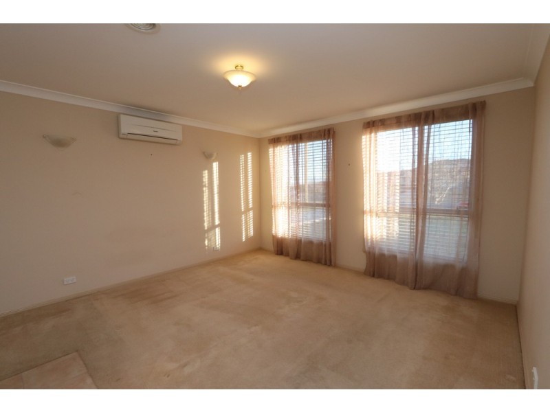 9 Fuller Retreat, Bathurst NSW 2795