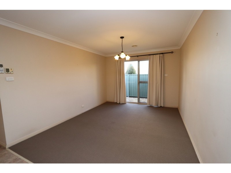 9 Fuller Retreat, Bathurst NSW 2795