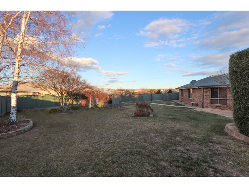 9 Fuller Retreat, Bathurst NSW 2795