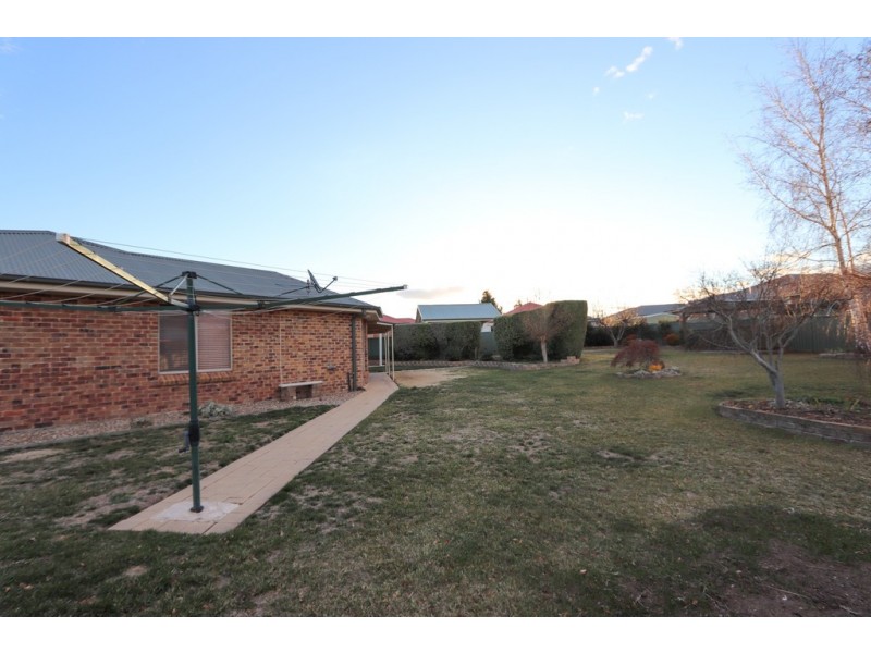 9 Fuller Retreat, Bathurst NSW 2795