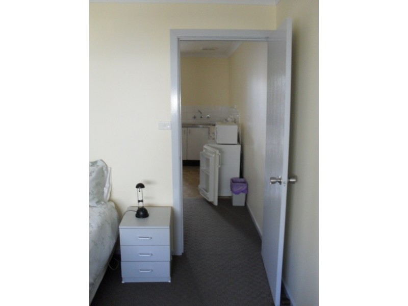 11/62 George St, Bathurst NSW 2795