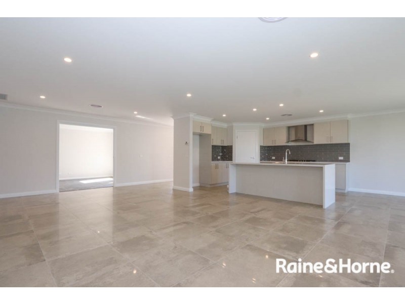85A Wentworth Drive, Kelso NSW 2795