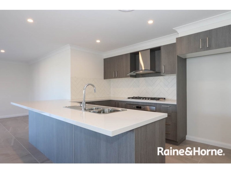 85 Wentworth Drive, Kelso NSW 2795