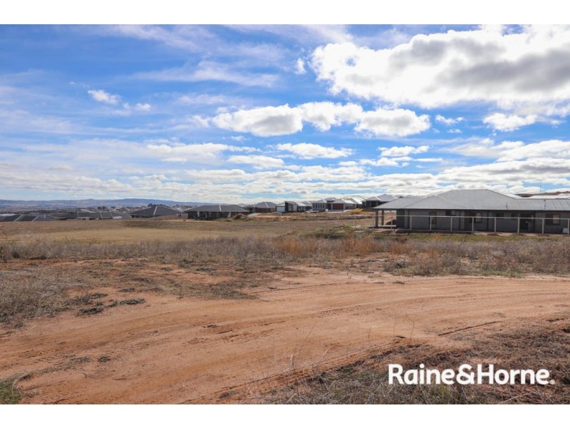 9 Quigley Close, Kelso NSW 2795