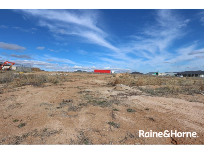 7 Quigley Close, Kelso NSW 2795