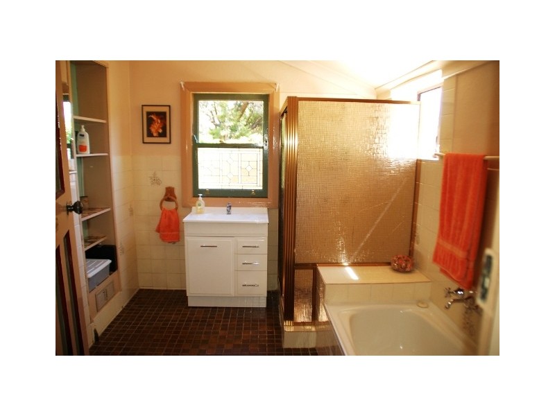 251 Piper St, Bathurst NSW 2795