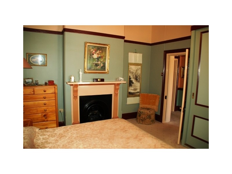 251 Piper St, Bathurst NSW 2795