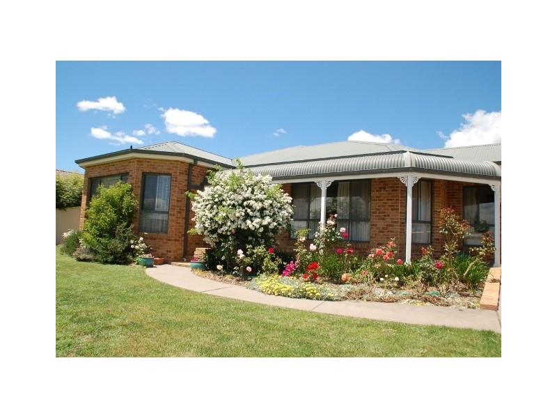 6 Georgia Place, Bathurst NSW 2795