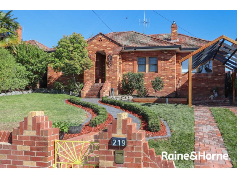 219 Hope Street, Bathurst NSW 2795