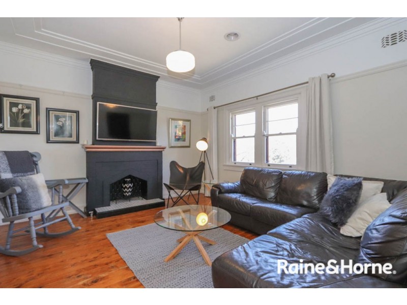 219 Hope Street, Bathurst NSW 2795