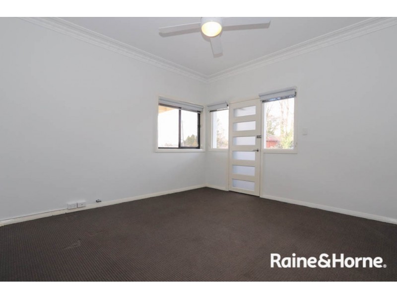 33 Stewart Street, Bathurst NSW 2795