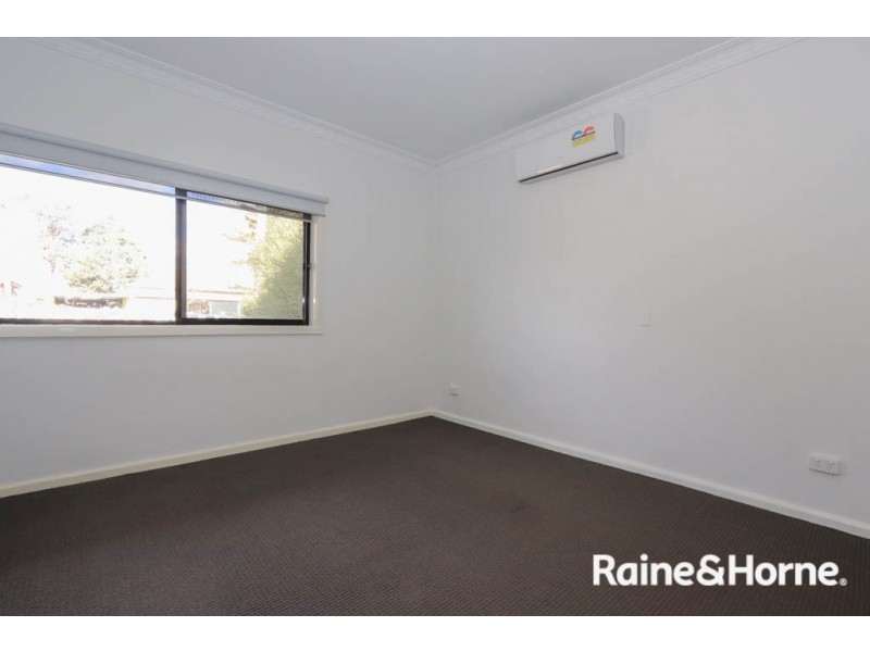 33 Stewart Street, Bathurst NSW 2795