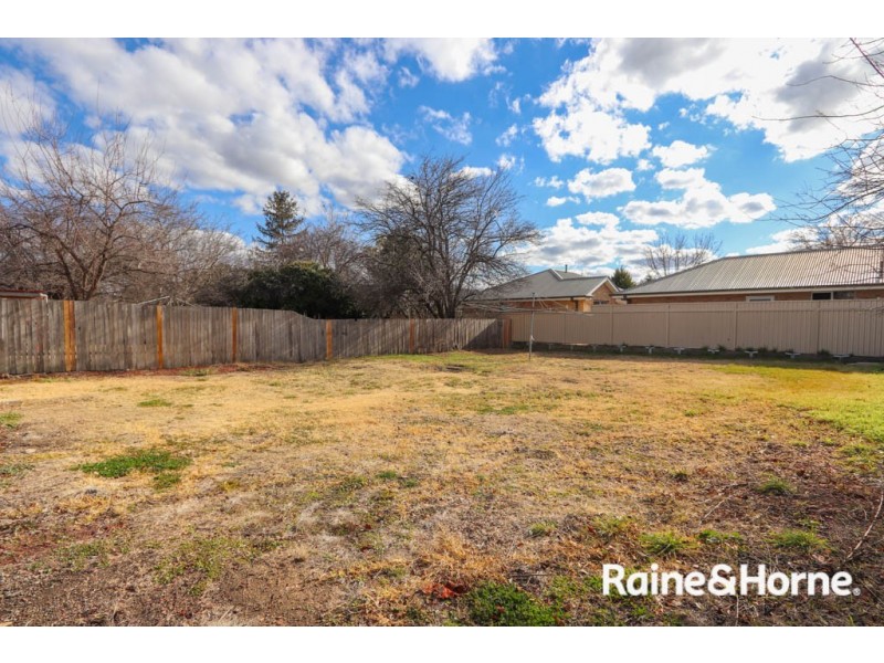 33 Stewart Street, Bathurst NSW 2795