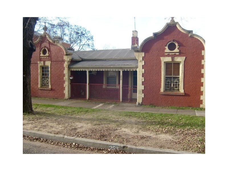 253 Russell St, Bathurst NSW 2795