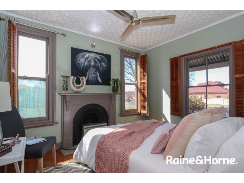 27 Bant Street, Bathurst NSW 2795