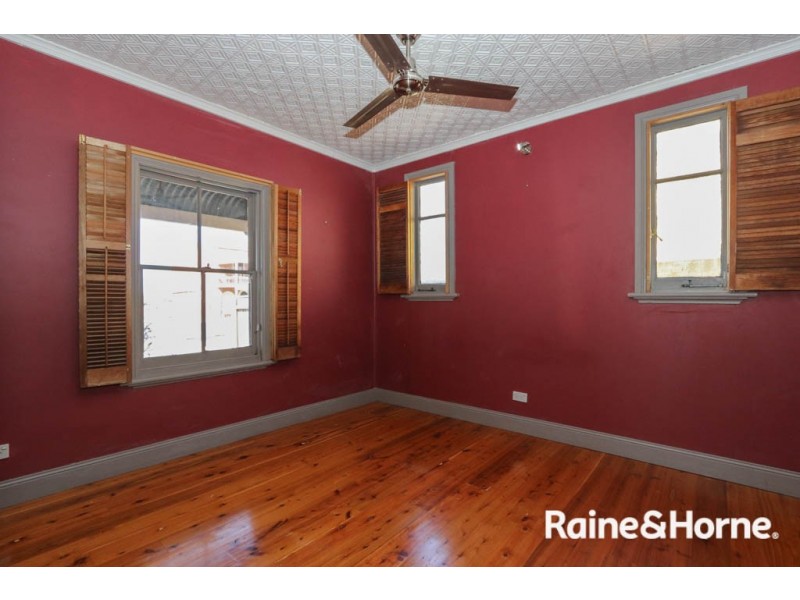 27 Bant Street, Bathurst NSW 2795