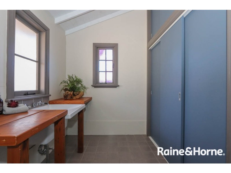 27 Bant Street, Bathurst NSW 2795