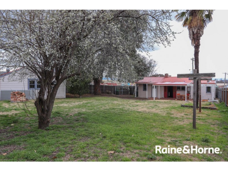 27 Bant Street, Bathurst NSW 2795