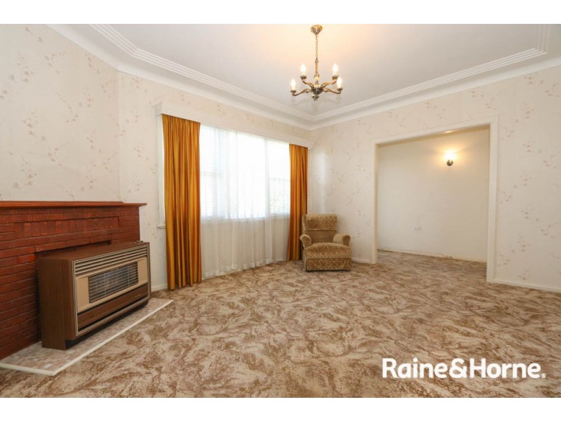 298 Keppel Street, West Bathurst NSW 2795