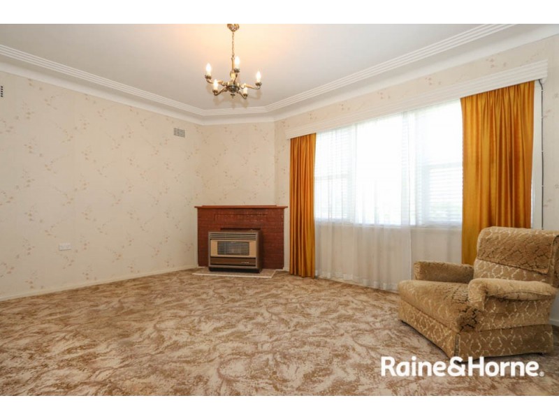 298 Keppel Street, West Bathurst NSW 2795