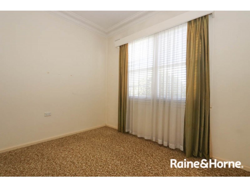 298 Keppel Street, West Bathurst NSW 2795