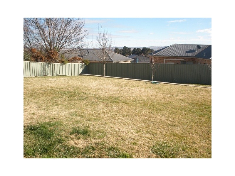 7 Maple Close, Bathurst NSW 2795