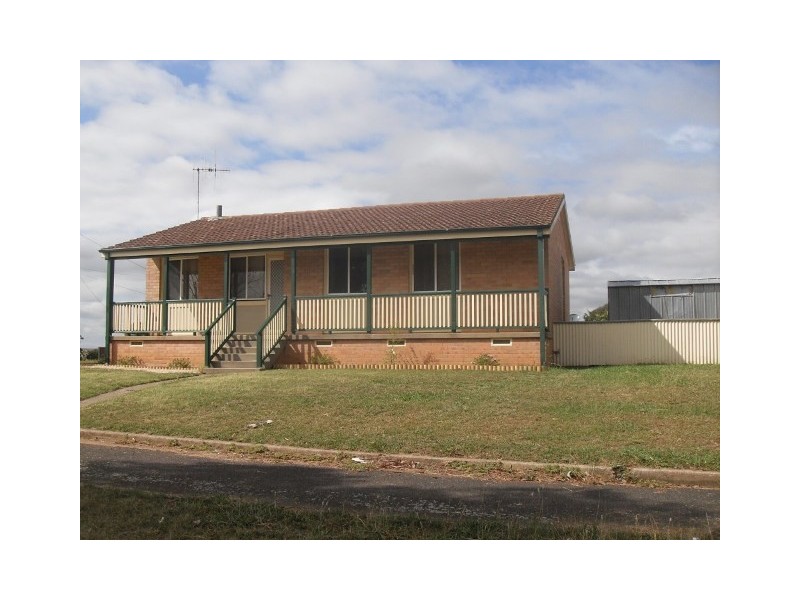 7 Aroo St, Bathurst NSW 2795