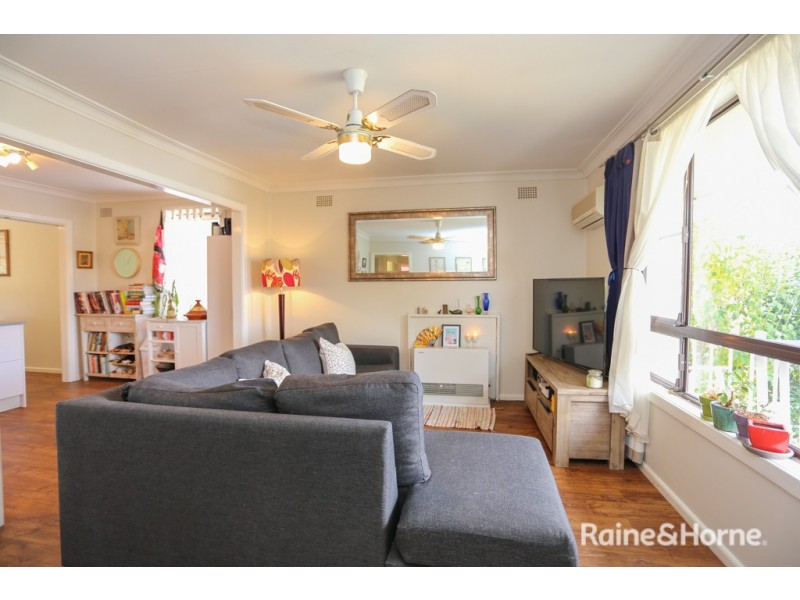 299 Rocket St, Bathurst NSW 2795