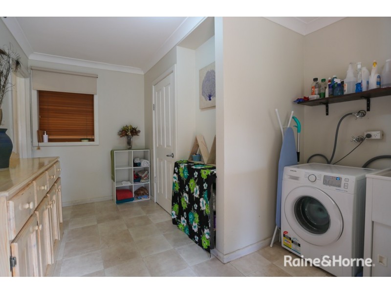 299 Rocket St, Bathurst NSW 2795
