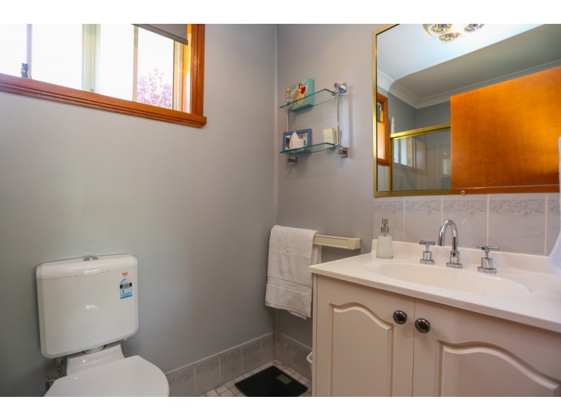 4 Cardew Cl, Bathurst NSW 2795
