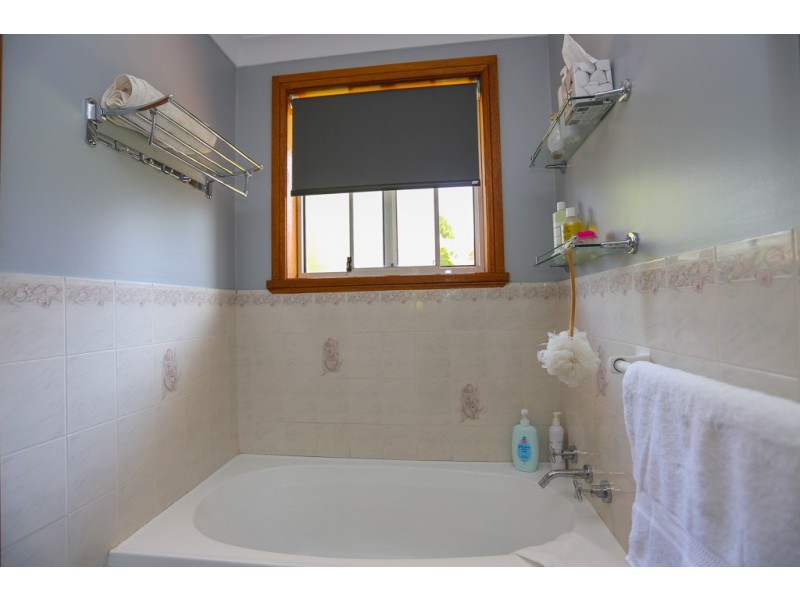 4 Cardew Cl, Bathurst NSW 2795