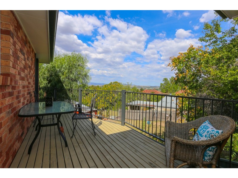 4 Cardew Cl, Bathurst NSW 2795