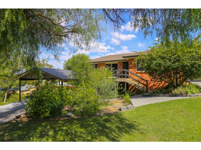 4 Cardew Cl, Bathurst NSW 2795