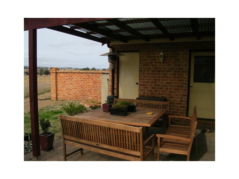 2/28 Dees close, Bathurst NSW 2795