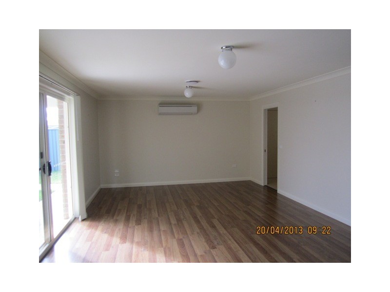 8  Cobb Place, Bathurst NSW 2795