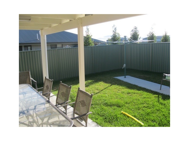 8  Cobb Place, Bathurst NSW 2795