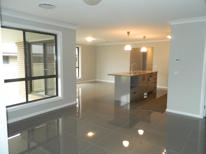 66 Basalt Way, Bathurst NSW 2795