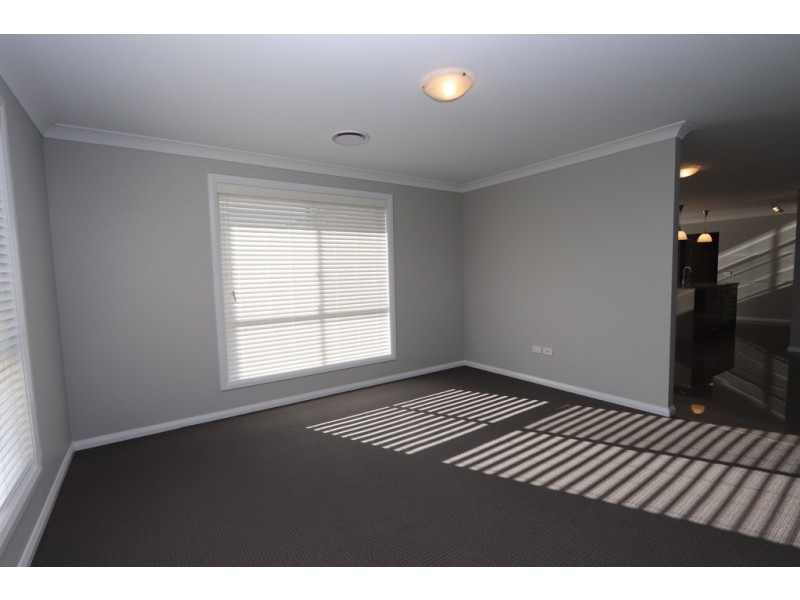 66 Basalt Way, Bathurst NSW 2795
