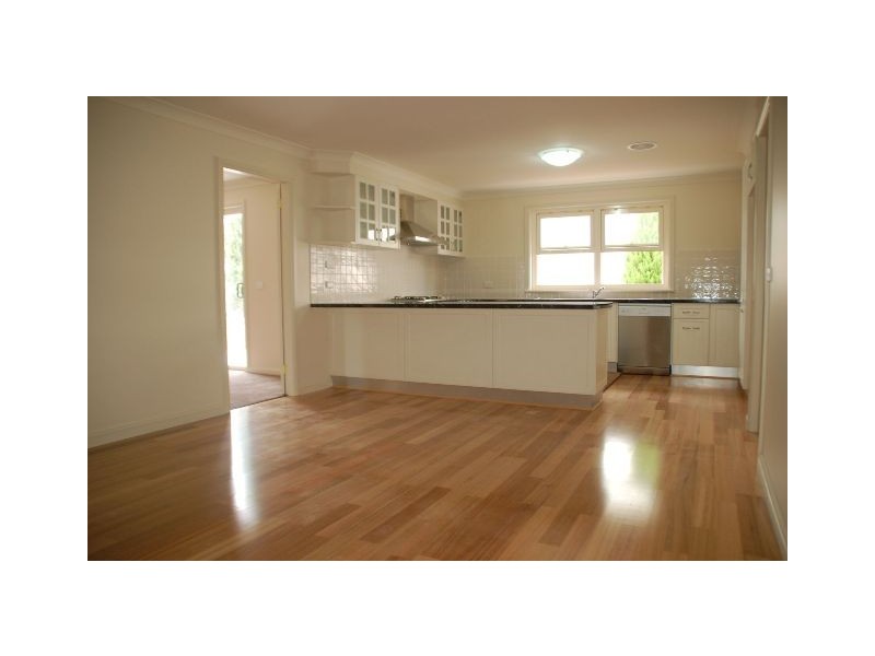 4 Huntingdale Close, Bathurst NSW 2795