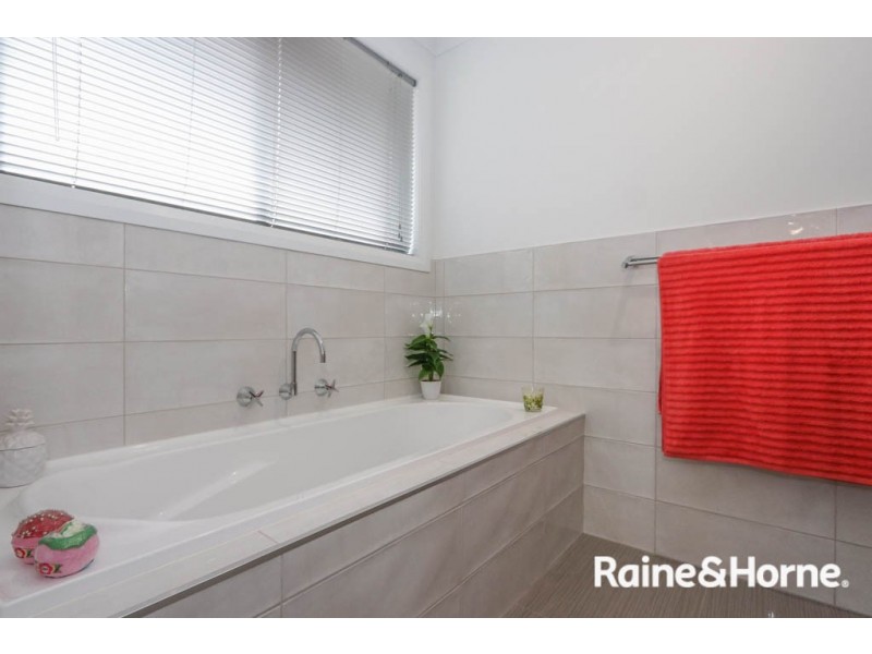 69 Graham Drive, Kelso NSW 2795